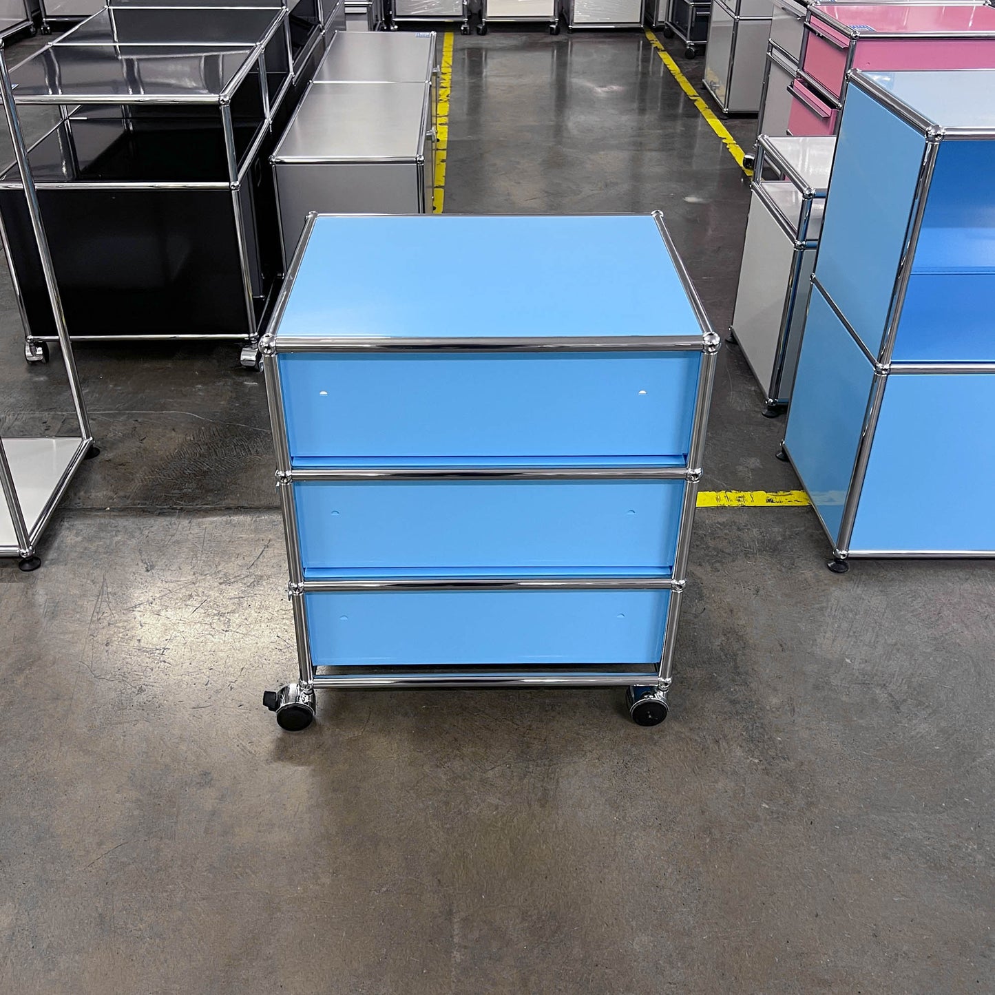 USM Rollkorpus, Hellblau, 3 A6 Schubladen, neuwertig