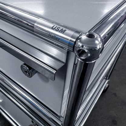 USM Rollkorpus, Lichtgrau, A4, A6 Schubladen, Q1