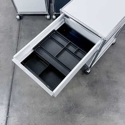 USM Rollkorpus, Lichtgrau, A4, A6 Schubladen, Q1