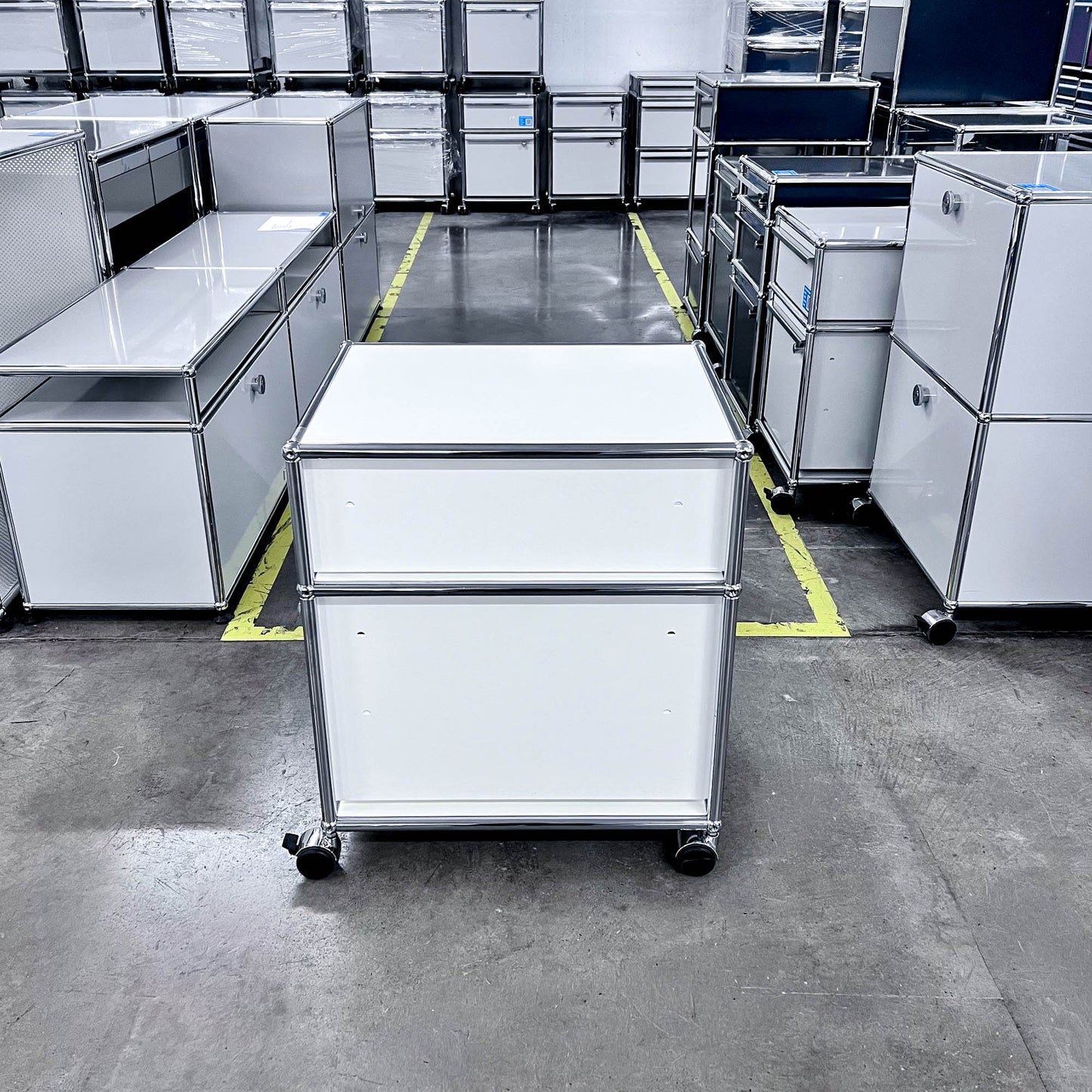 USM Rollkorpus, Reinweiss, A4, A6 Schubladen, Q1