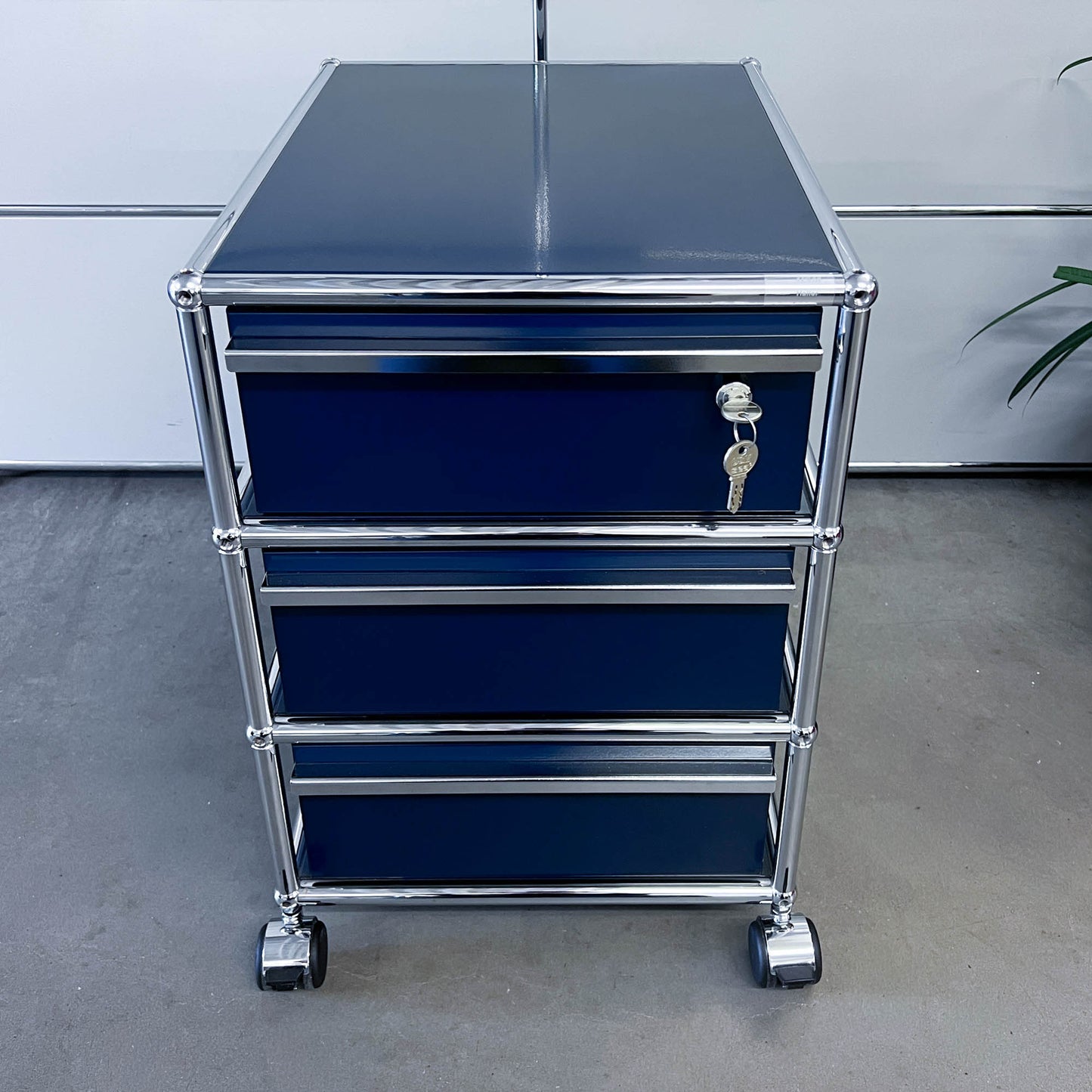 USM Rollkorpus, Stahlblau, 3 A6 Schubladen, Q1