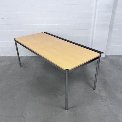 USM Tisch, Buche, 175x75cm inklusive Kabelkanal, Q3
