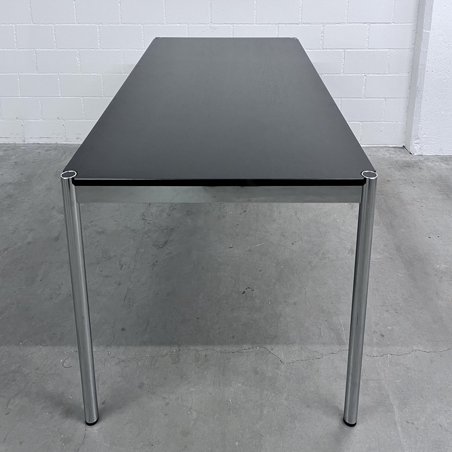 USM Tisch, Eiche Schwarz furniert, 150x75cm, neuwertig