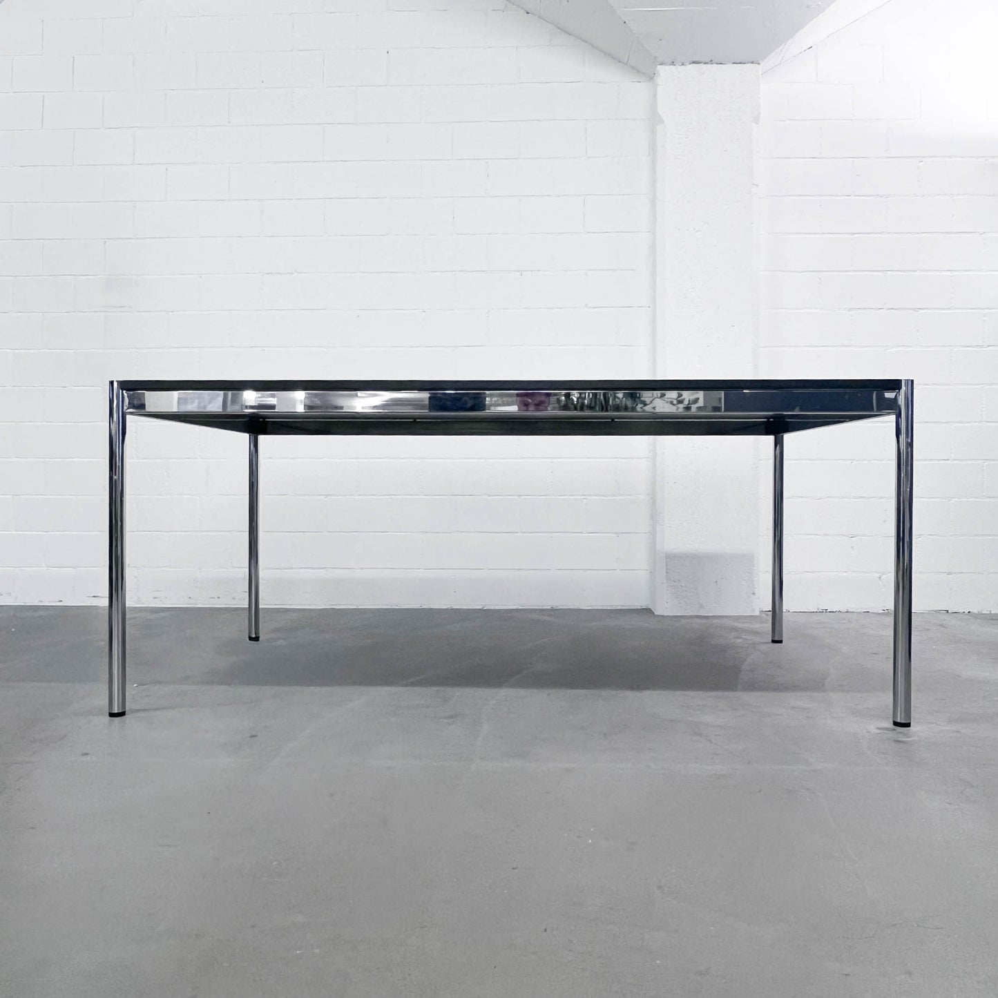 USM Tisch, Eiche Schwarz, 175x100cm, Q3