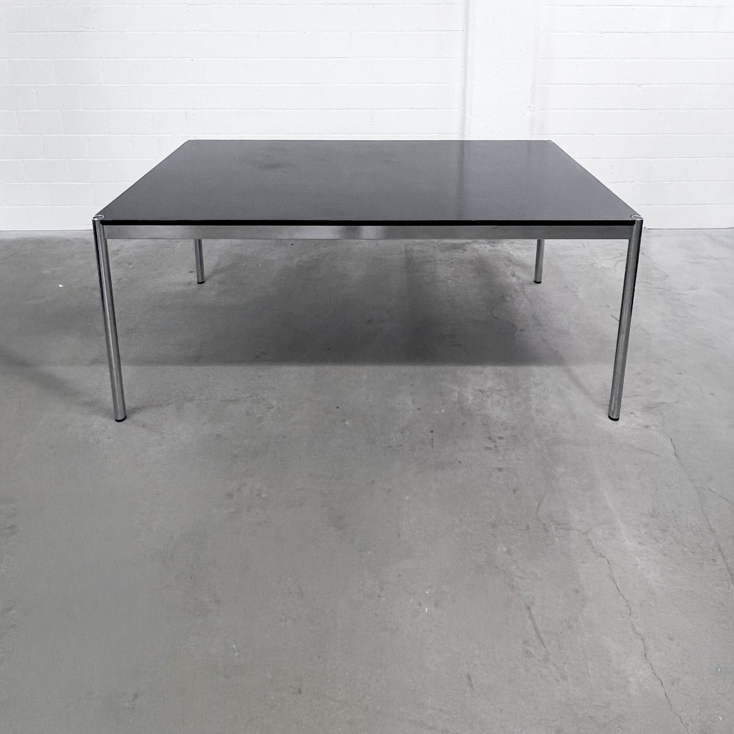 USM Tisch, Eiche Schwarz, 175x100cm, Q3