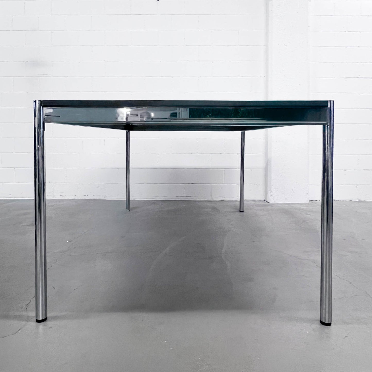 USM Tisch, Eiche Schwarz, 175x100cm, Q3