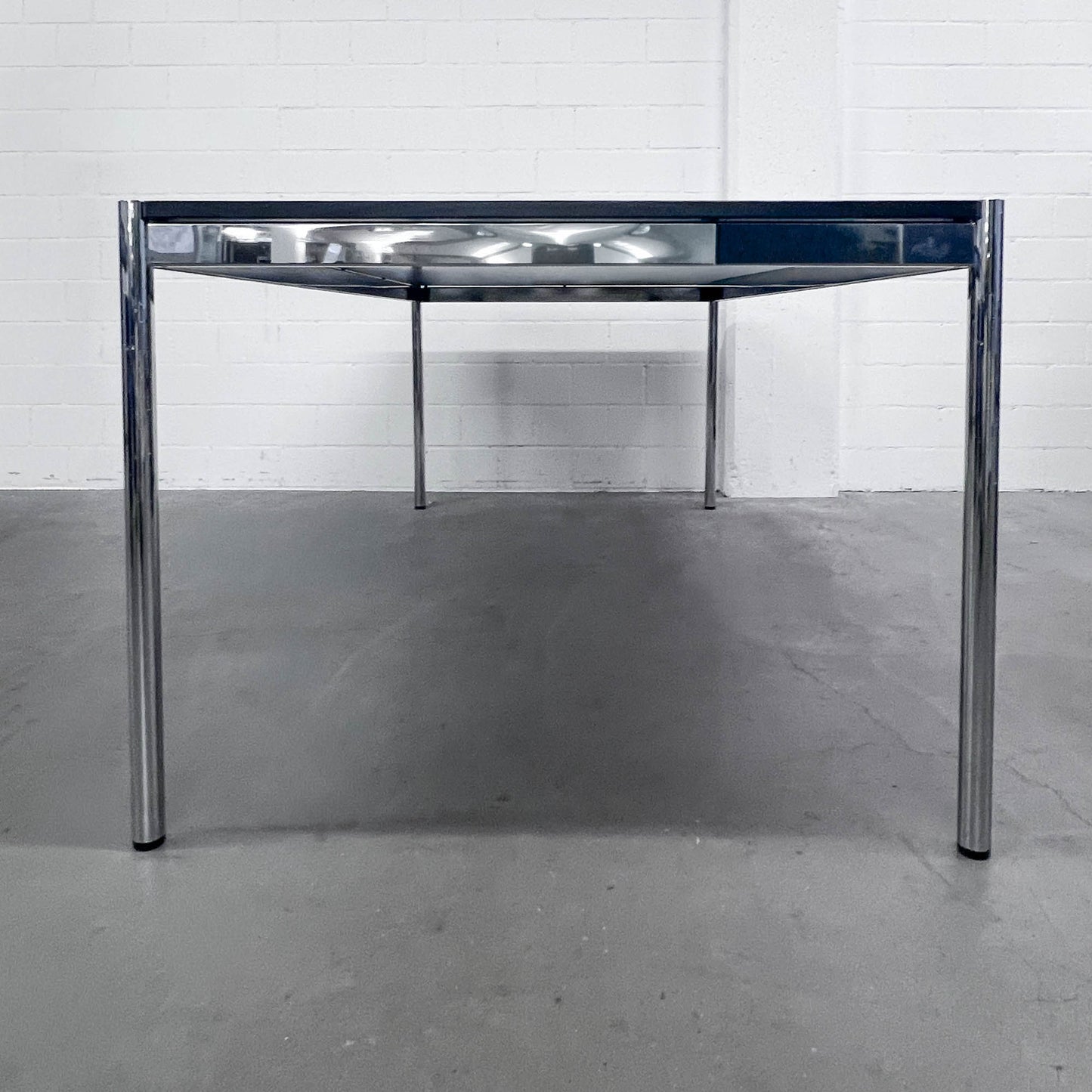 USM Tisch, Eiche Schwarz, 200x100cm, Q3