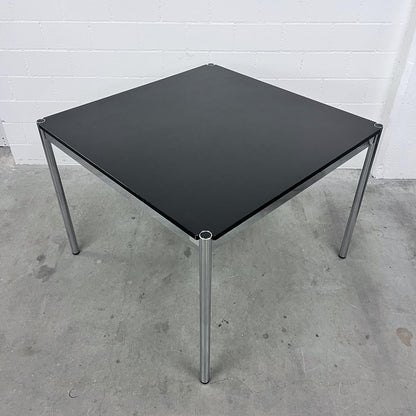 USM Tisch, Eiche Schwarz, 100x100cm, Q3