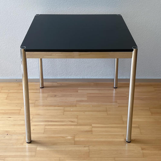 USM Tisch, Eiche Schwarz, 75x75cm, Q2
