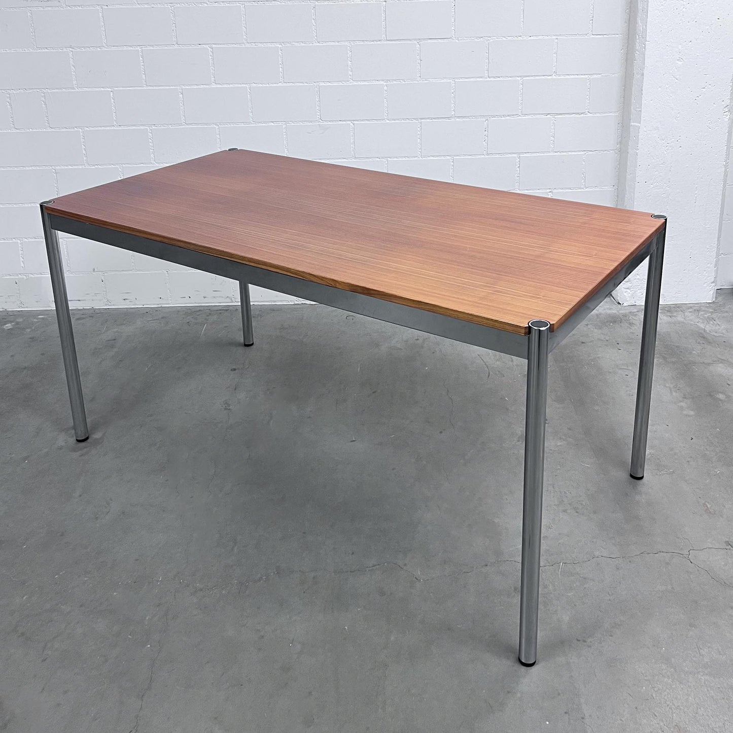 USM Tisch, Kirsche furniert, 150x75cm, Q3