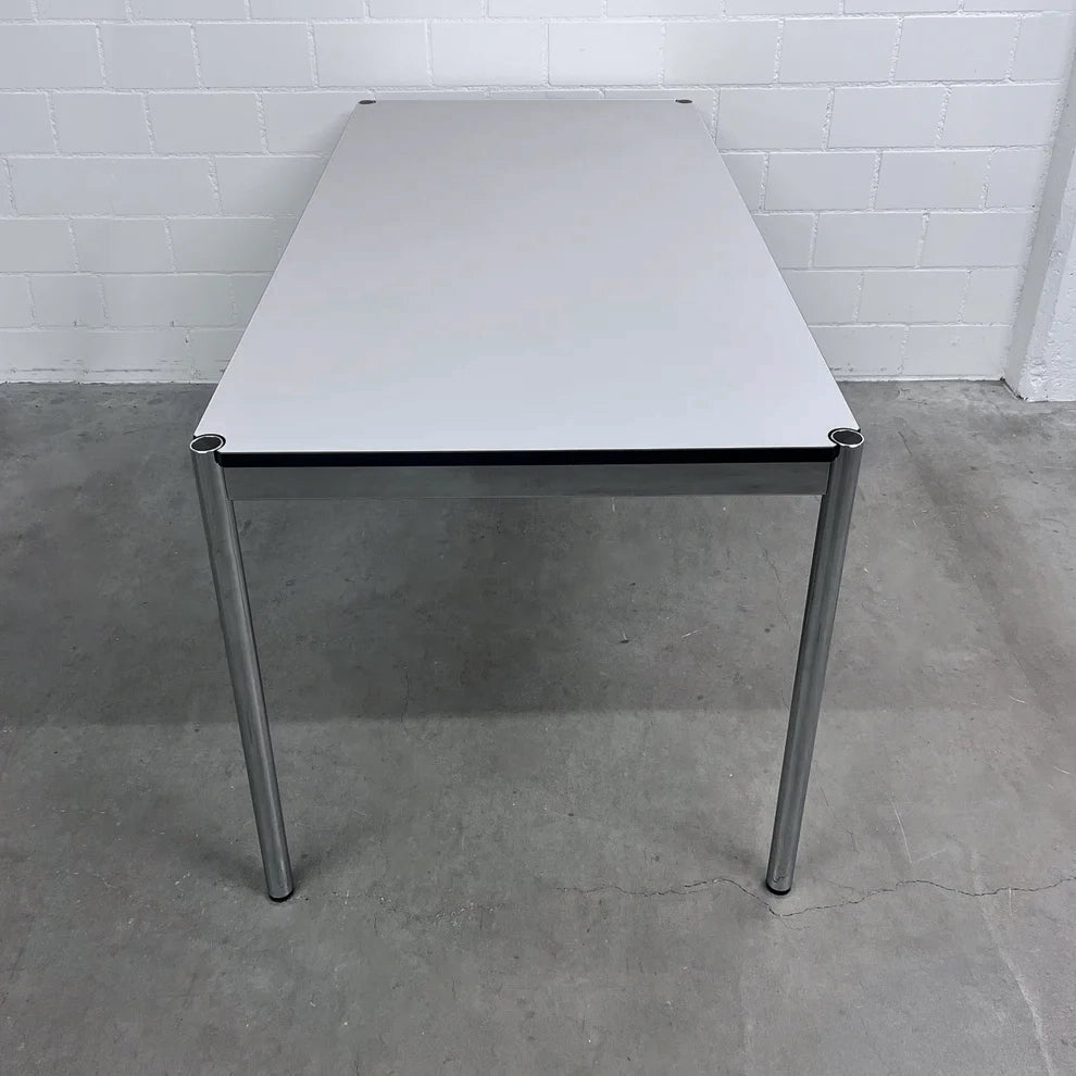 USM Tisch, Kunstharz, hellgrau, 150x75cm, Q3