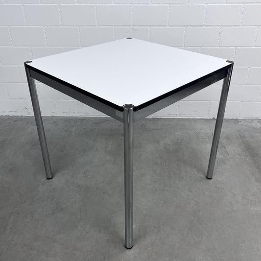 USM Tisch, Kunstharz Perlgrau, 100x100cm, Q2