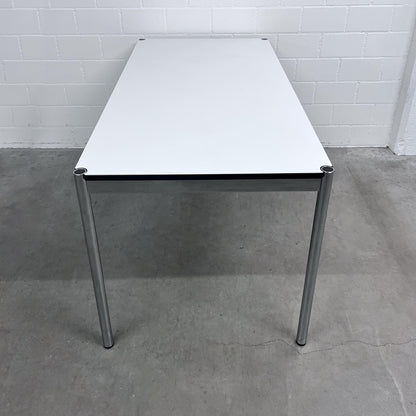 USM Tisch, Kunstharz Perlgrau, 150x75cm, Q3