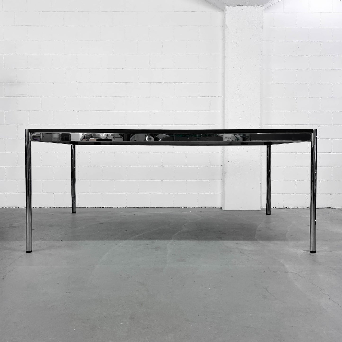 USM Tisch, Kunstharz Perlgrau, 175x100cm, Q2