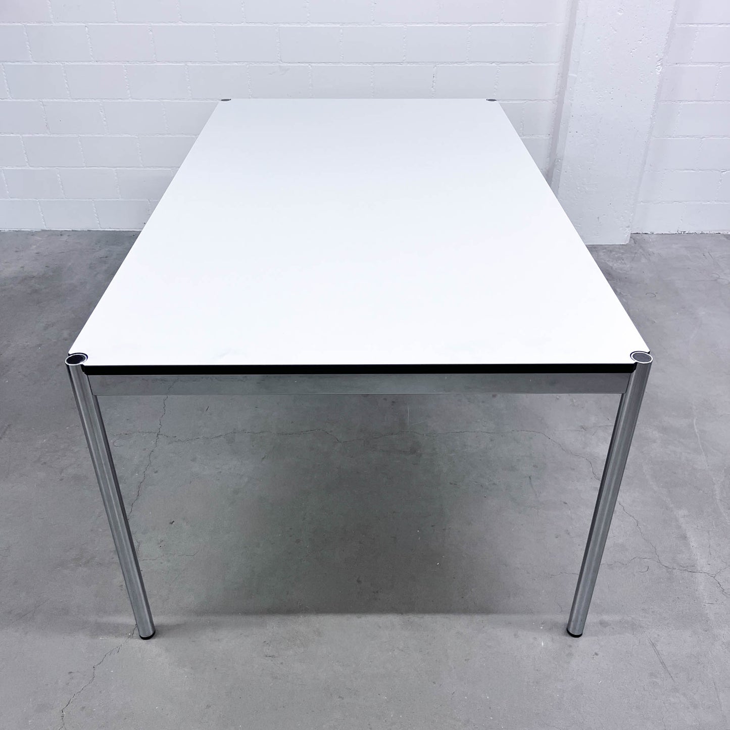 USM Tisch, Kunstharz Perlgrau, 175x100cm, Q2