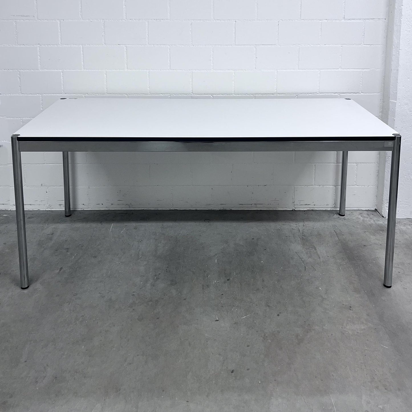 USM Tisch, Kunstharz Perlgrau, 175x75cm, Q1