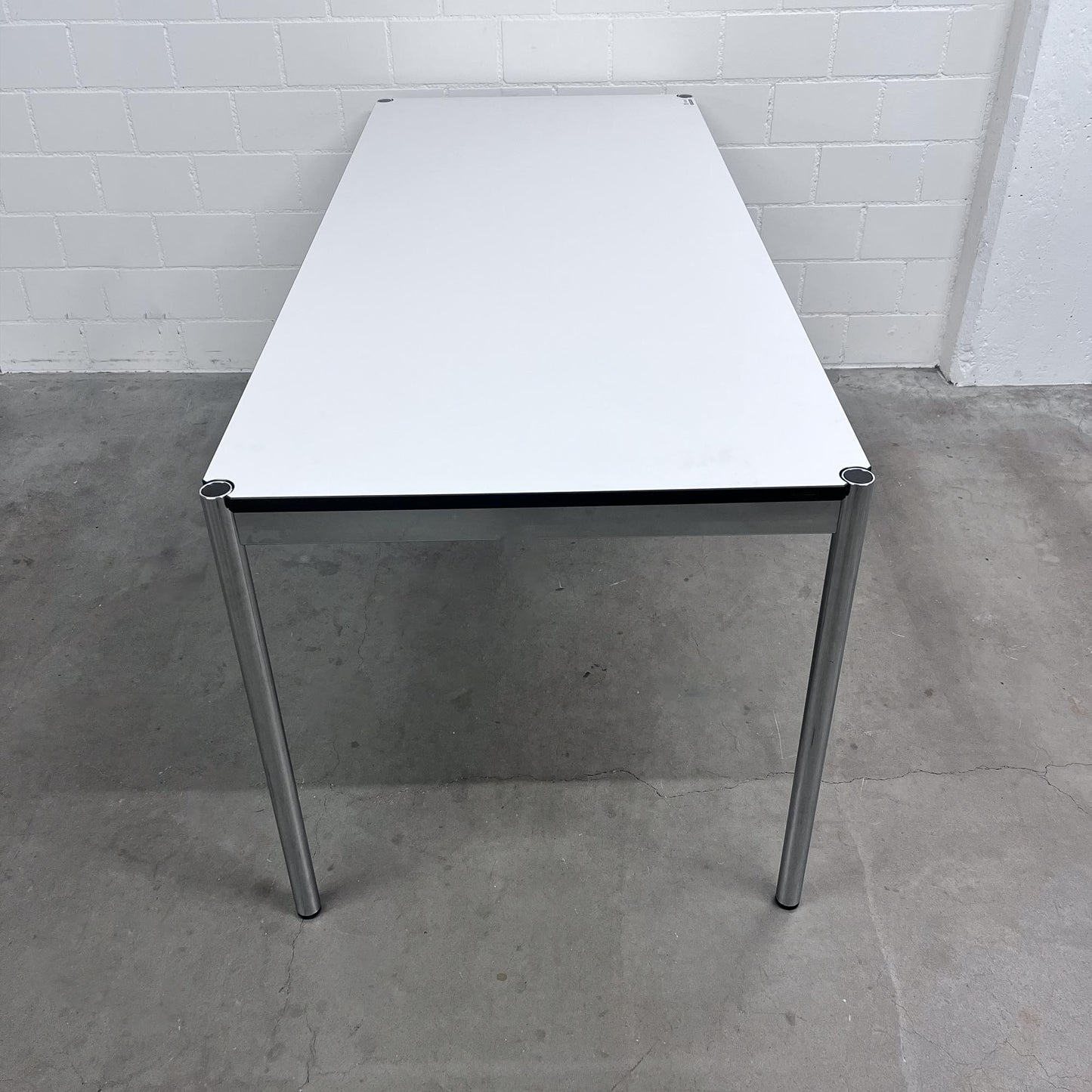 USM Tisch, Kunstharz Perlgrau, 175x75cm, Q1