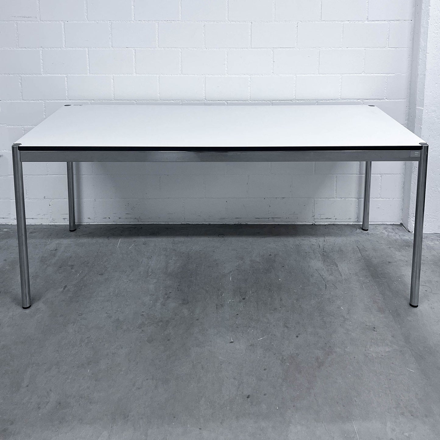 USM Tisch, Kunstharz Perlgrau, 175x75cm, Q2