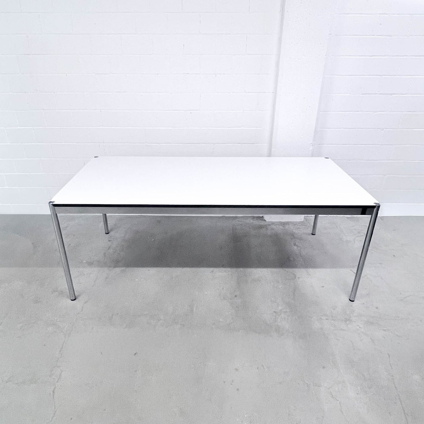 USM Tisch Kunstharz Perlgrau, 200x100cm, Q1