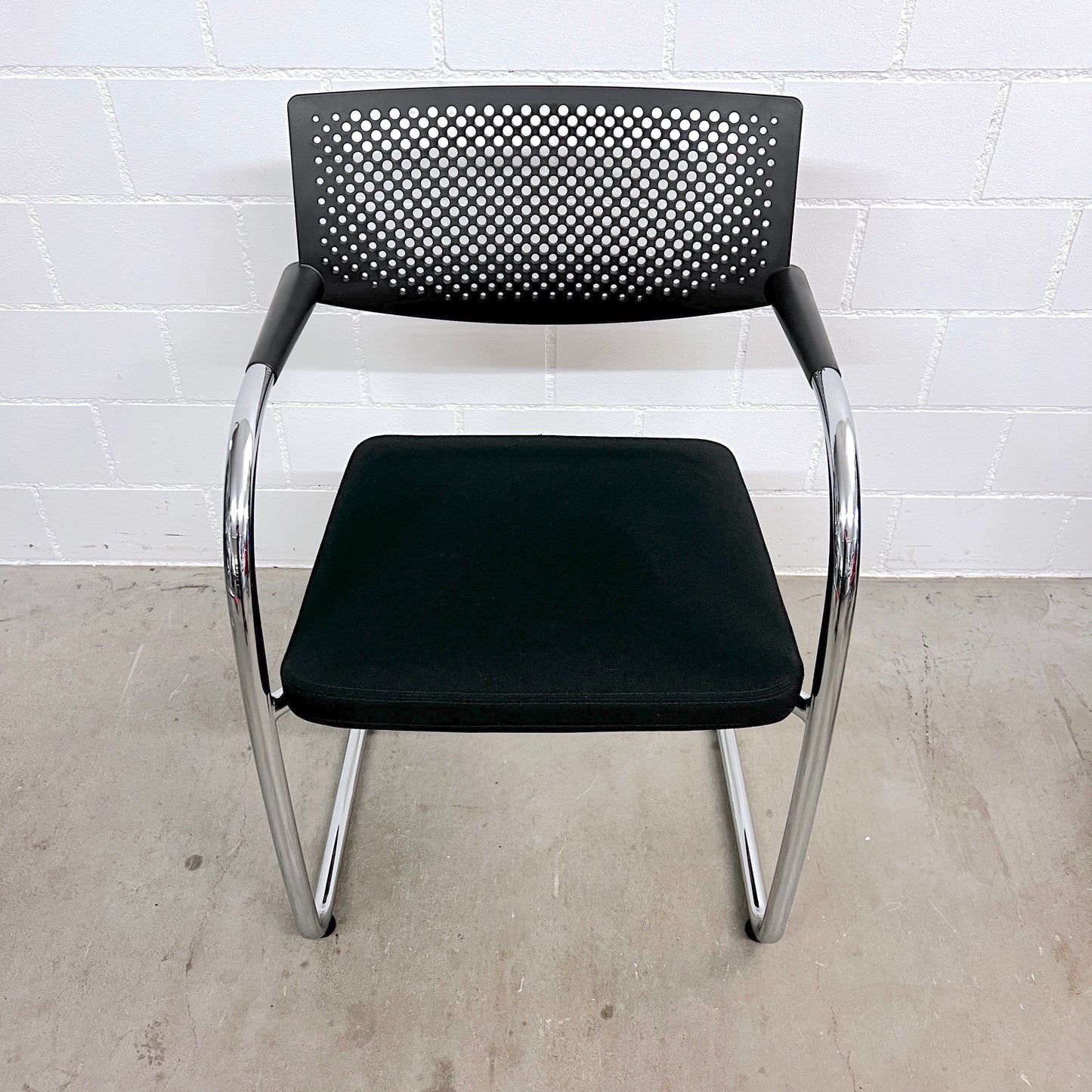 Vitra Visavis 2 Freischwinger Stuhl, Schwarz-Chrom
