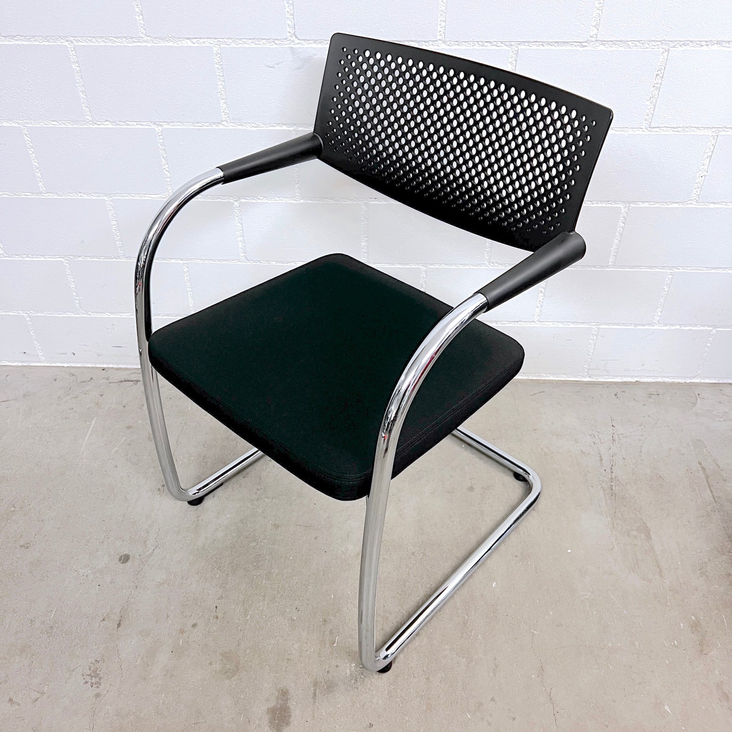 Vitra Visavis 2 Freischwinger Stuhl, Schwarz-Chrom