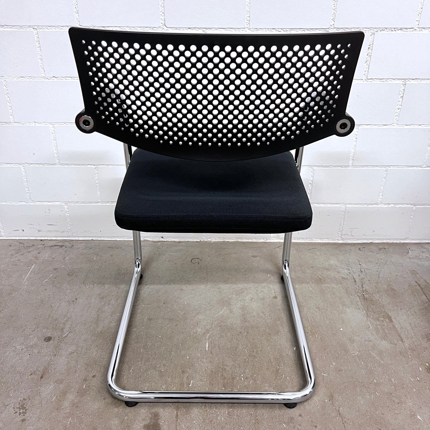Vitra Visavis 2 Freischwinger Stuhl, Schwarz-Chrom
