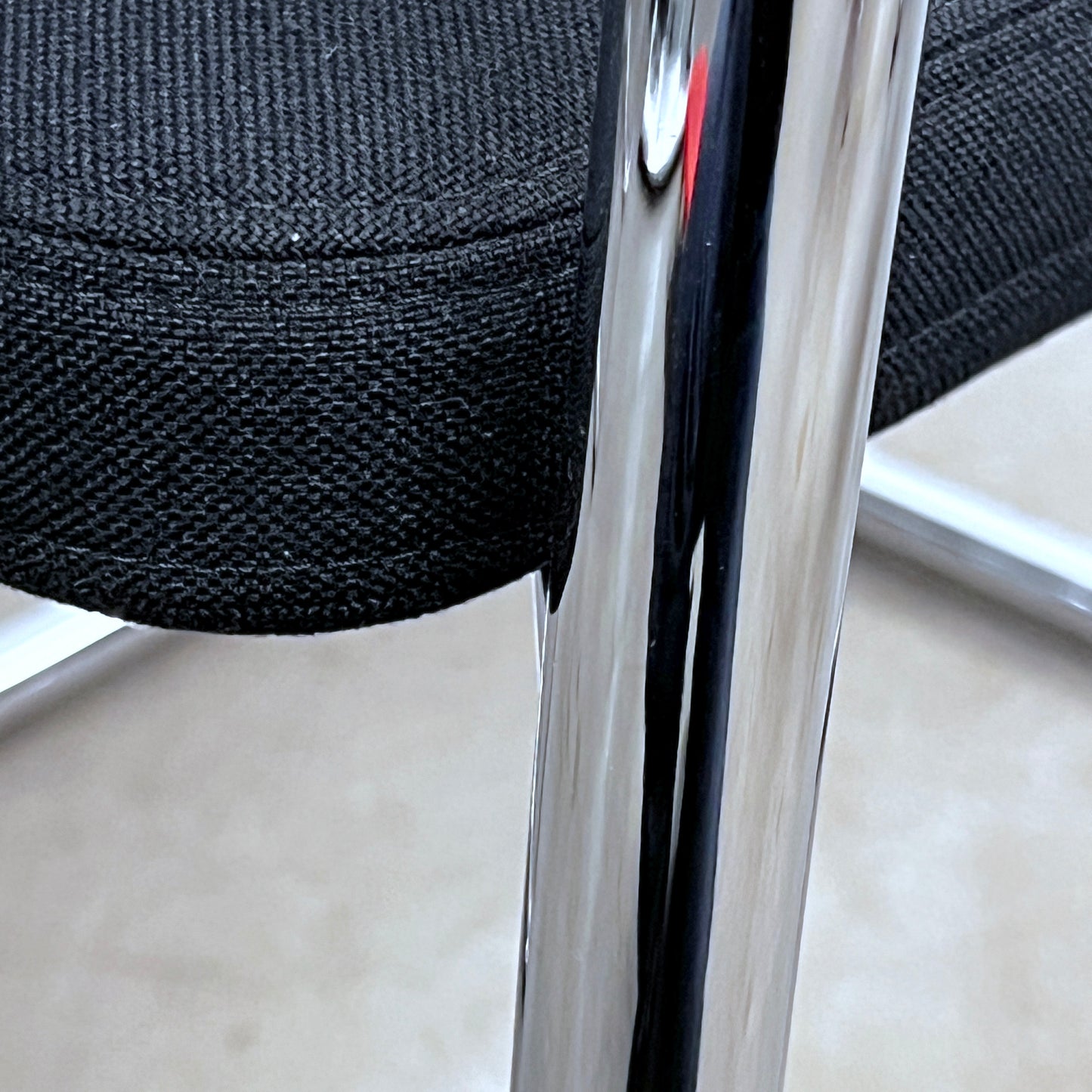 Vitra Visavis 2 Freischwinger Stuhl, Schwarz-Chrom