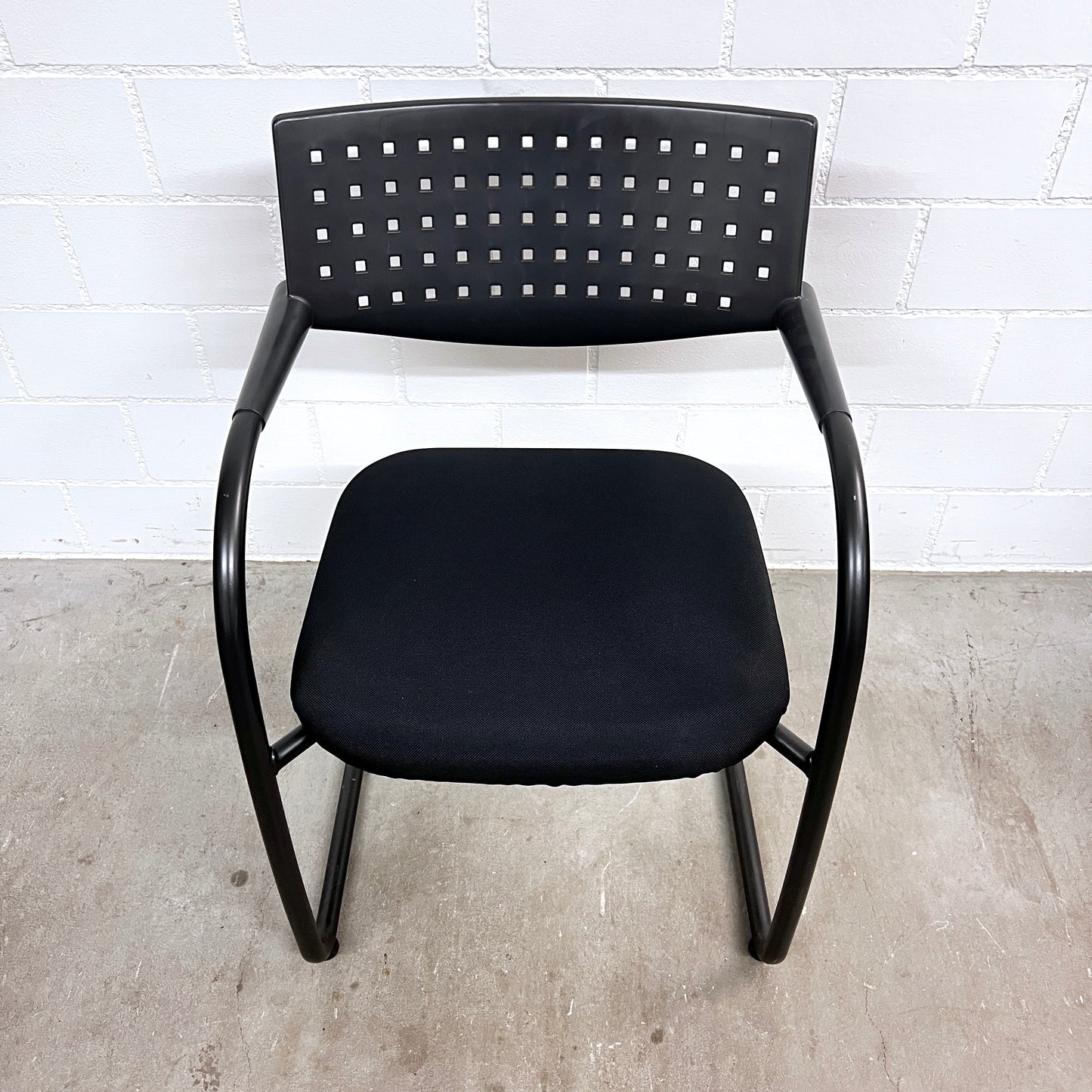 Vitra Visavis Freischwinger Stuhl, Stoff und Rohr Schwarz