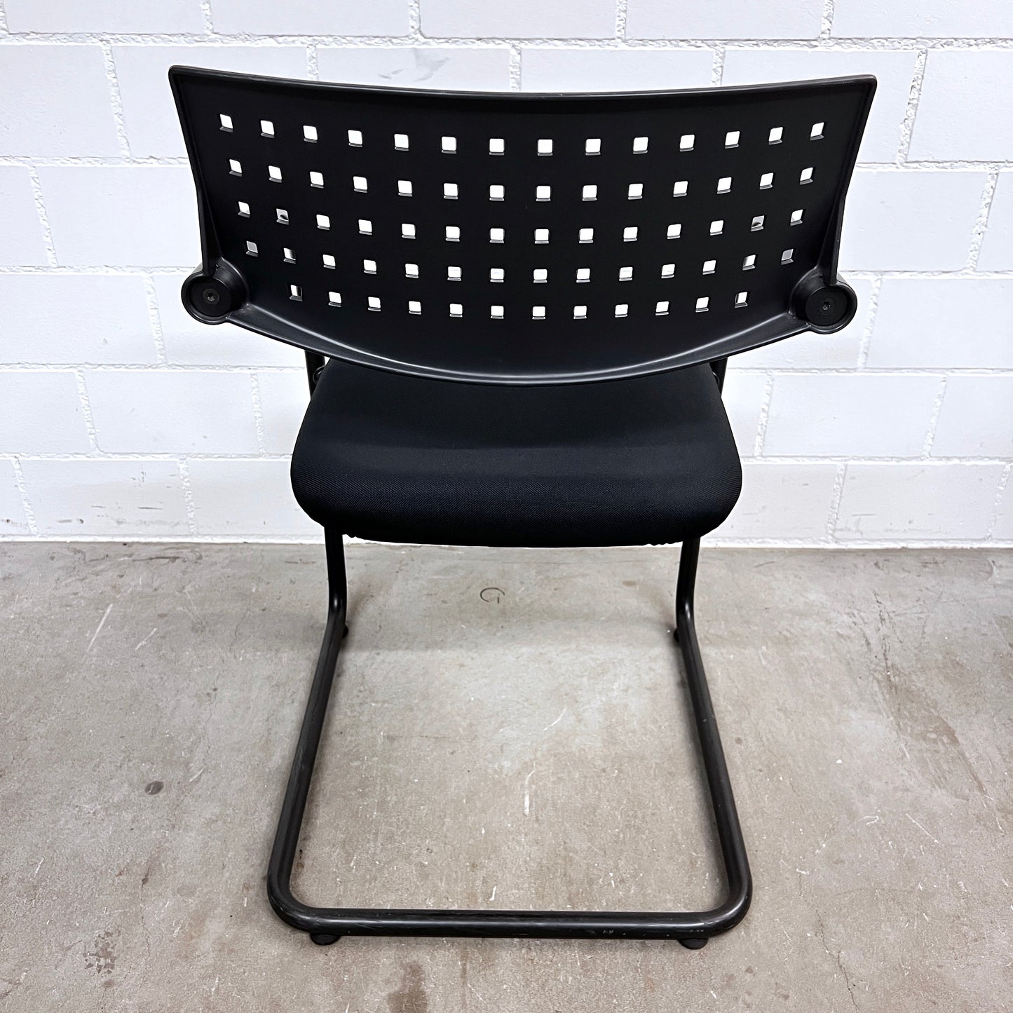 Vitra Visavis Freischwinger Stuhl, Stoff und Rohr Schwarz